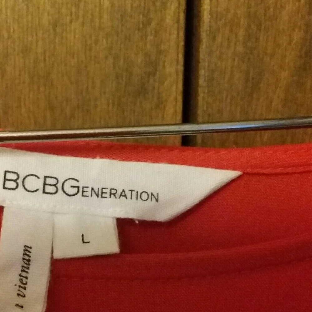 BCBG GENERATION Red Ruffle Sleeve Dress -Large - Picture 4 of 7